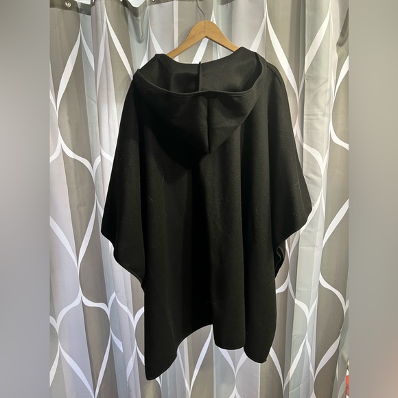 Oversized Hooded Poncho - Picture 2 of 4